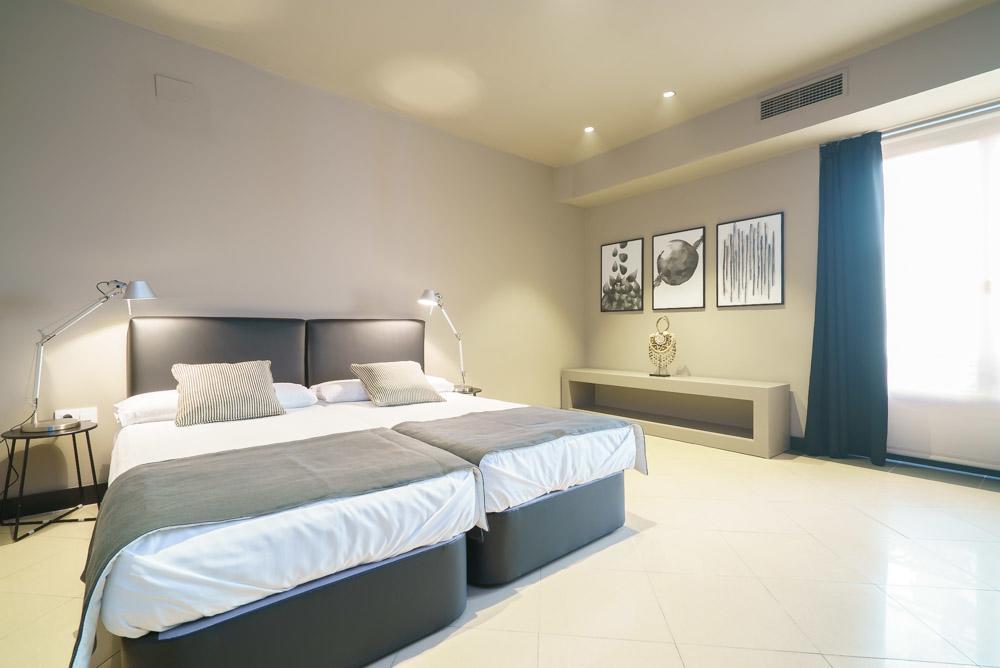 Valencia Luxury - Boutique Paz Apartment Room photo